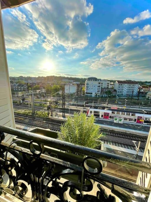 Superbe Appart Entier Au Pied De La Gare Rer, A 15 Min De Paris & Orly 奥尔日河畔于维西 外观 照片